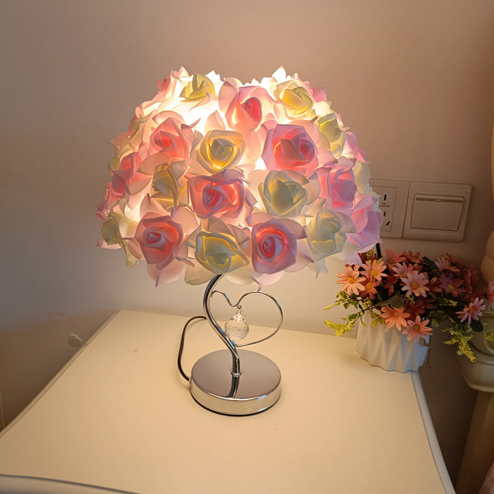 Zeitgenössische kreative Blume Eisen Stoff 1-Licht Tischlampe für Wohnzimmer 