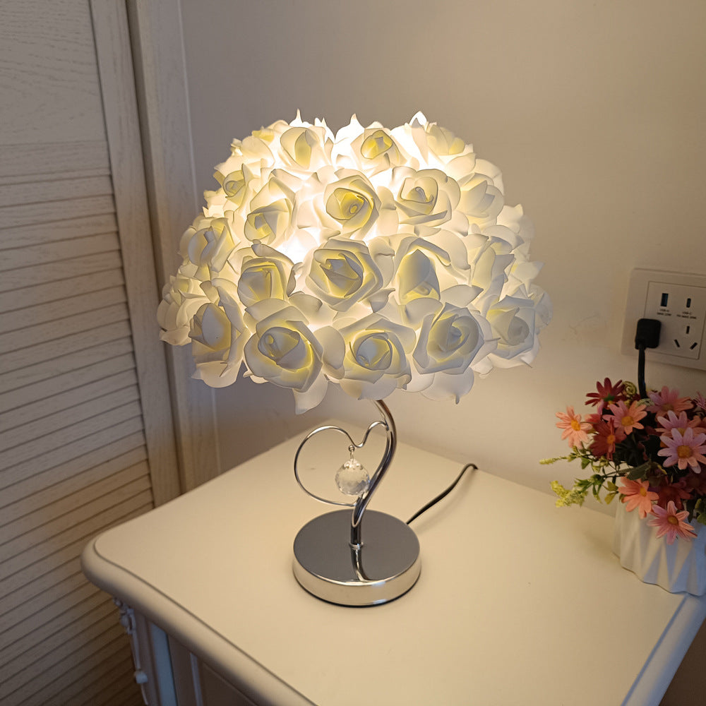Zeitgenössische kreative Blume Eisen Stoff 1-Licht Tischlampe für Wohnzimmer 
