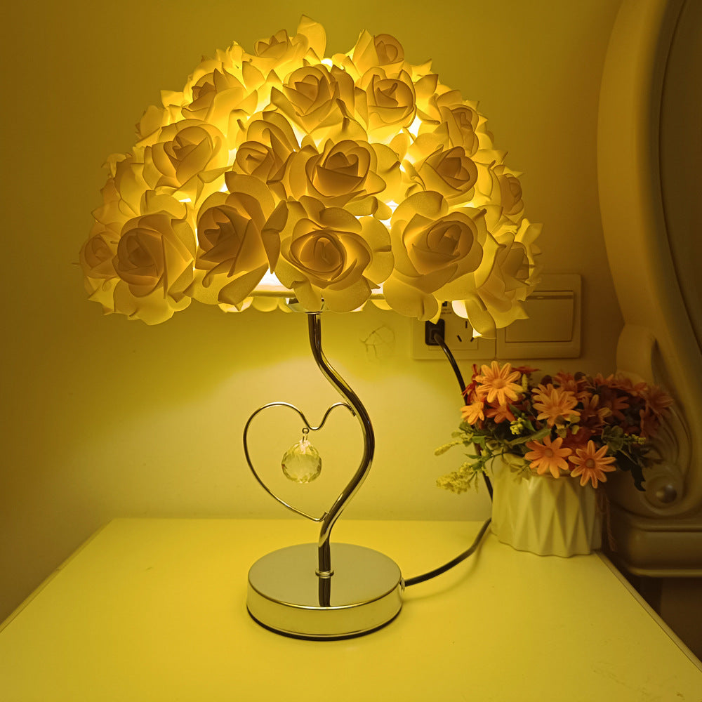 Zeitgenössische kreative Blume Eisen Stoff 1-Licht Tischlampe für Wohnzimmer 