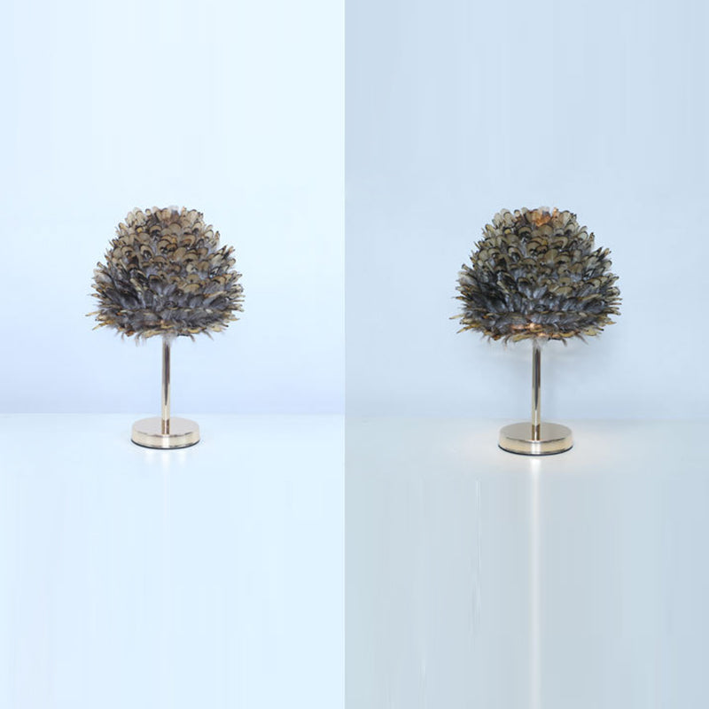 Lampe de table contemporaine ovale en fer avec une plume créative 1-lumière pour salon 