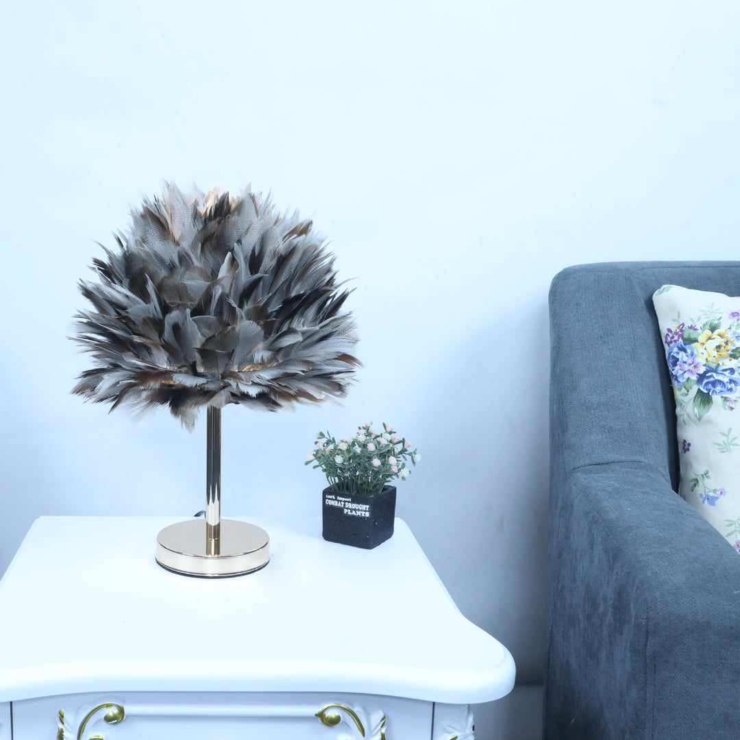 Lampe de table contemporaine ovale en fer avec une plume créative 1-lumière pour salon 