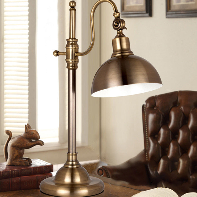 Lampe de table contemporaine rétro en dôme de fer à 1 lumière pour salon 