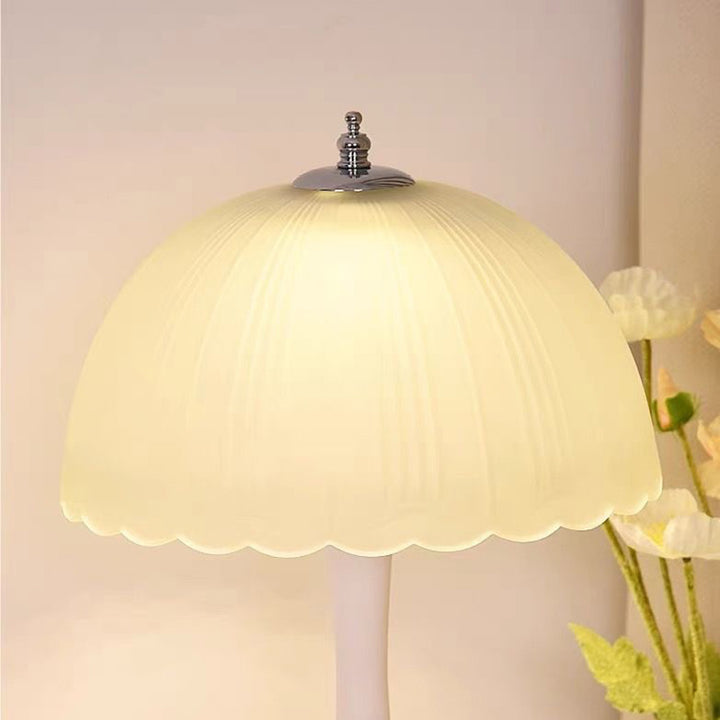 Lámpara de mesa contemporánea de cúpula nórdica de hierro y vidrio con 1 luz para sala de estar 