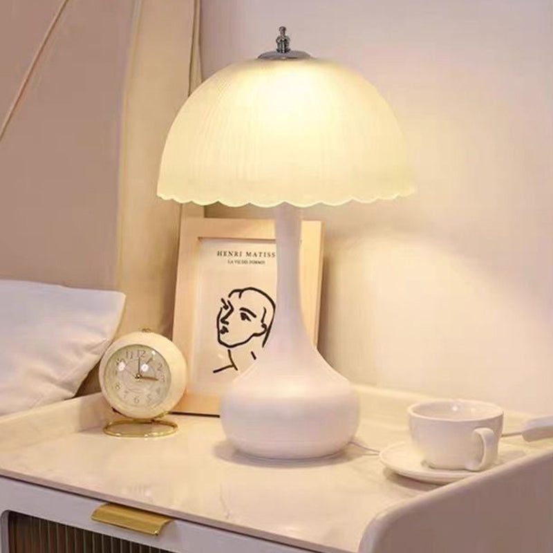 Lámpara de mesa contemporánea de cúpula nórdica de hierro y vidrio con 1 luz para sala de estar 