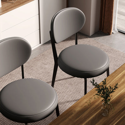 Chaise de salle à manger moderne de luxe en cuir courbé carré avec dossier en acier au carbone sans accoudoirs pour salle à manger 