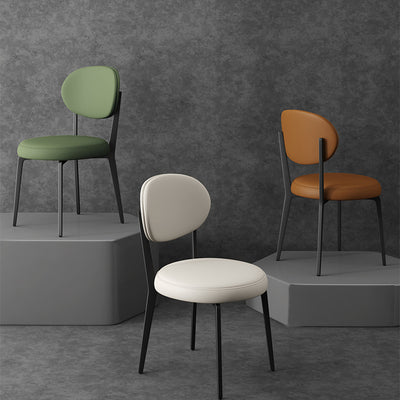 Chaise de salle à manger moderne de luxe en cuir courbé carré avec dossier en acier au carbone sans accoudoirs pour salle à manger 
