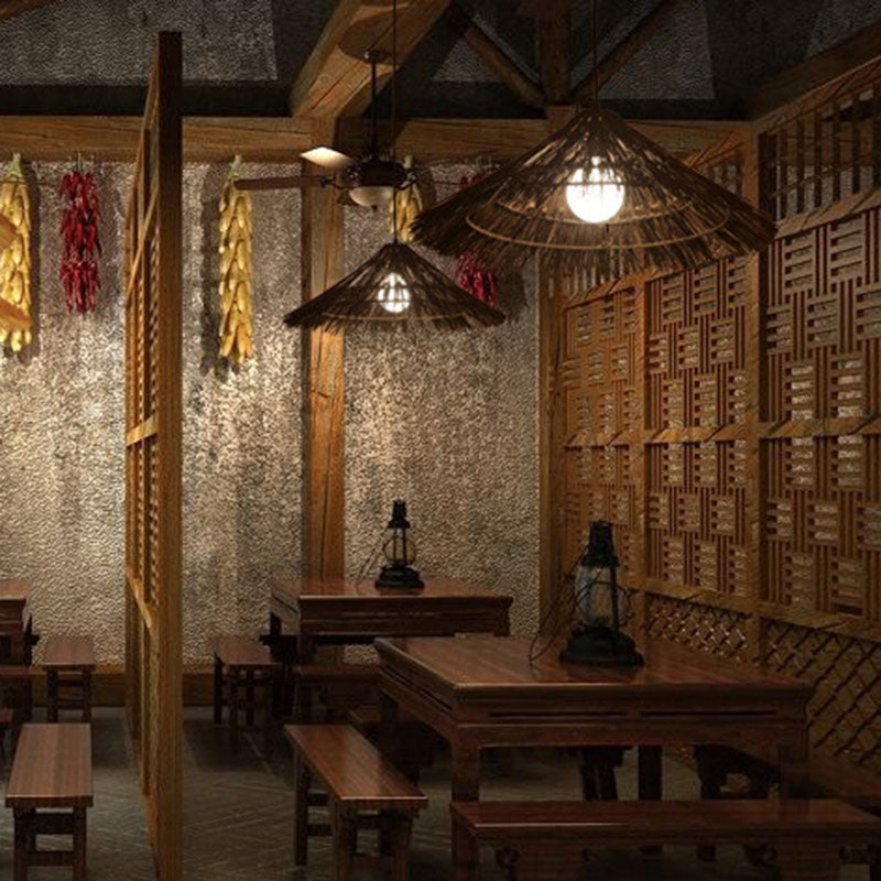 Suspension lumineuse tissée en chapeau conique en rotin métallique rustique traditionnel à 1 lumière pour salon 