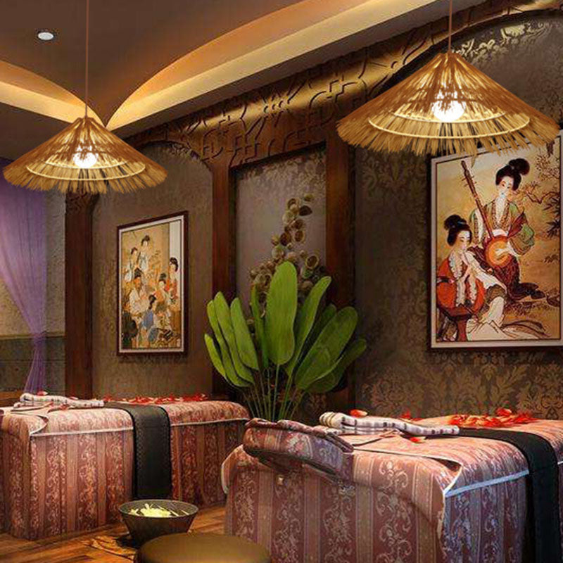 Suspension lumineuse tissée en chapeau conique en rotin métallique rustique traditionnel à 1 lumière pour salon 