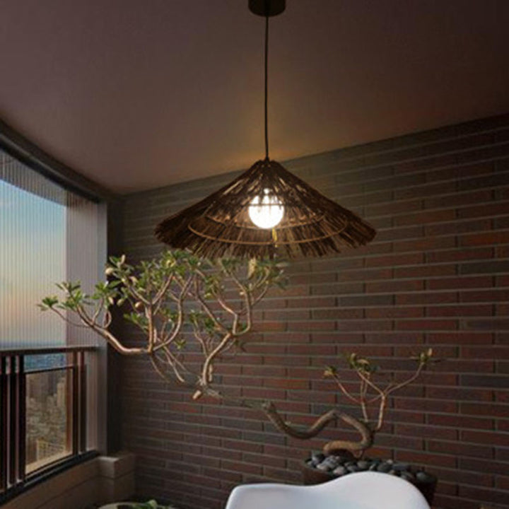 Suspension lumineuse tissée en chapeau conique en rotin métallique rustique traditionnel à 1 lumière pour salon 
