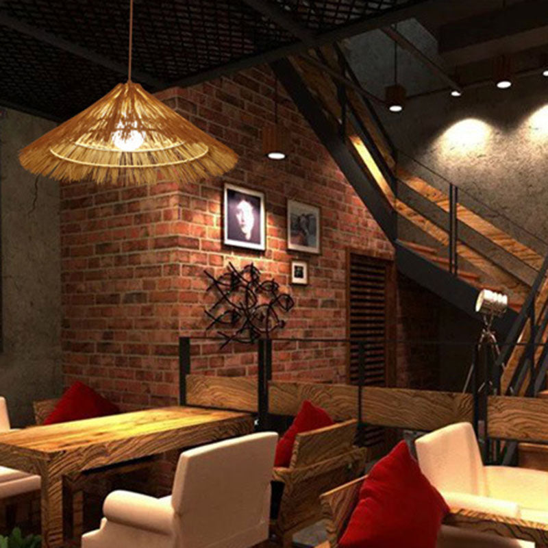 Suspension lumineuse tissée en chapeau conique en rotin métallique rustique traditionnel à 1 lumière pour salon 