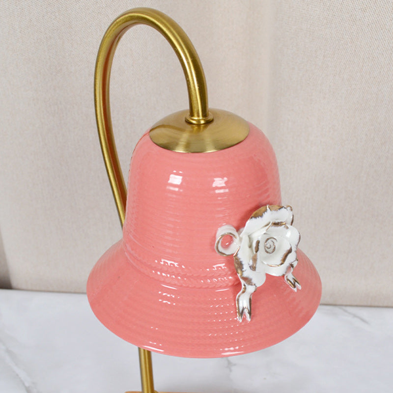 Lampe de table en fer à une lumière avec base en forme de larme vintage traditionnelle et fleur pour faire fondre la cire aromatique pour chambre 