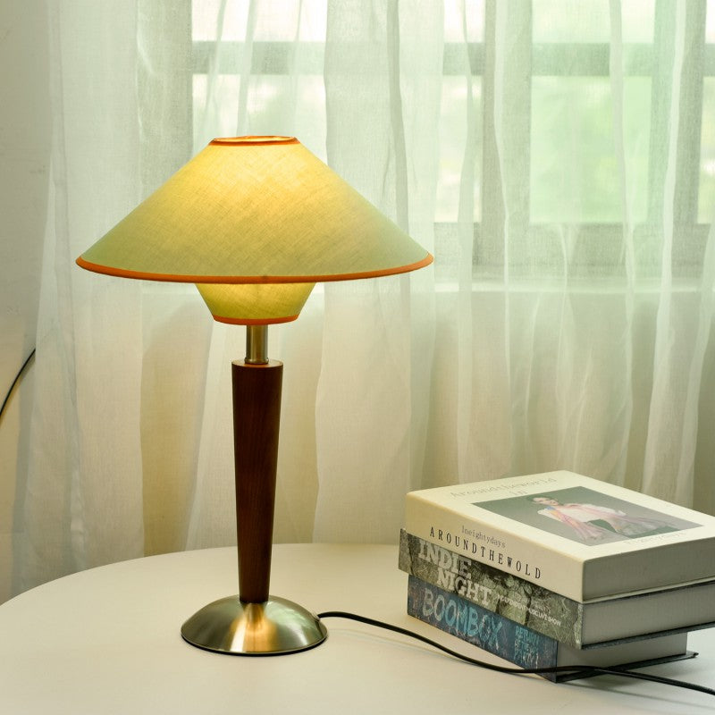 Lámpara de mesa contemporánea escandinava en forma de platillo volador de una luz de hardware de tela de madera de cera blanca para dormitorio 