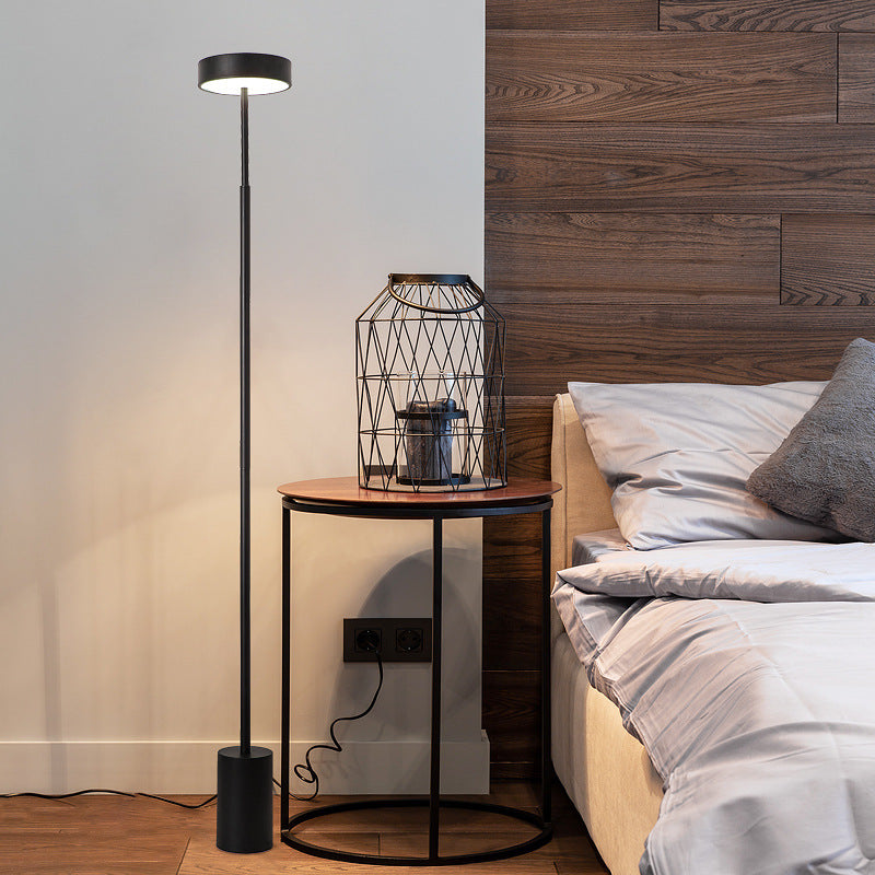 Contemporary Scandinavian Round Iron LED Standing Floor Lamp For Bedroom
