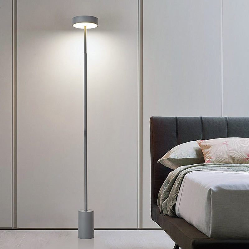 Zeitgenössische skandinavische runde Eisen-LED-Stehlampe für das Schlafzimmer 