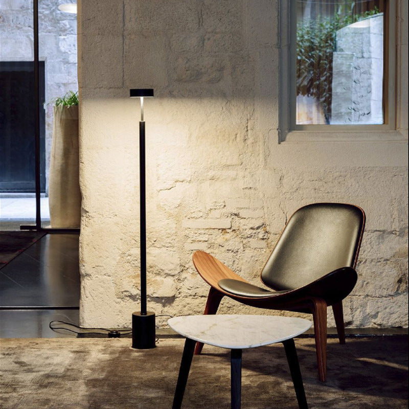Contemporary Scandinavian Round Iron LED Standing Floor Lamp For Bedroom