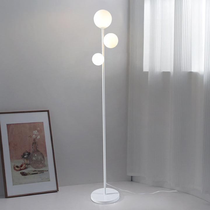 Zeitgenössische kreative runde Kugel Acryl Eisen 3-Licht Stehlampe für Schlafzimmer 
