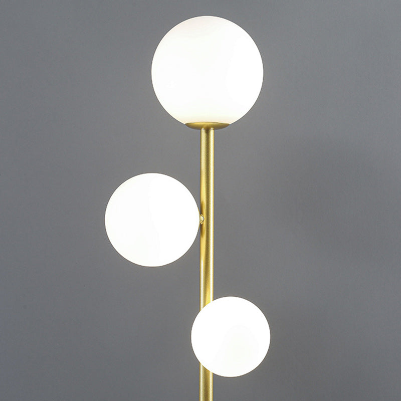 Zeitgenössische kreative runde Kugel Acryl Eisen 3-Licht Stehlampe für Schlafzimmer 