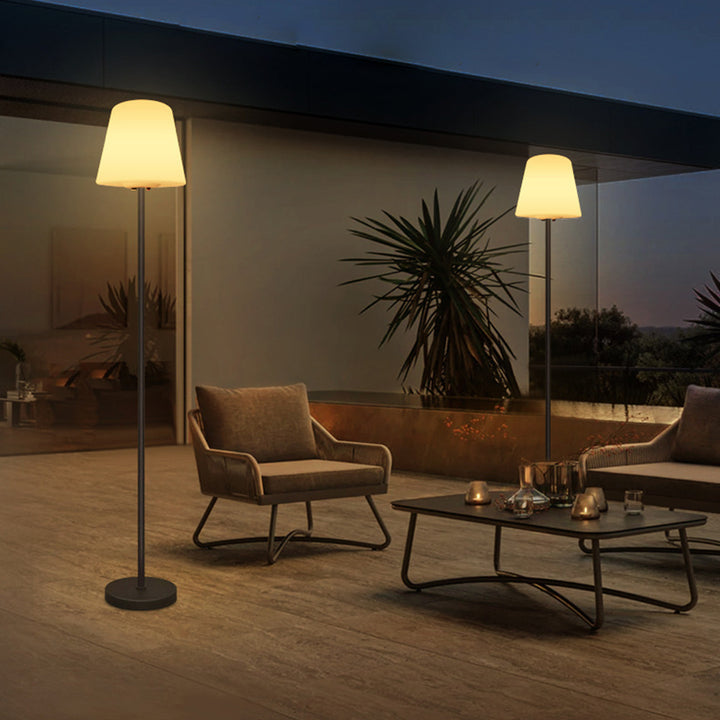 Moderne minimalistische Outdoor wasserdichte runde zylindrische PE Eisen LED Stehlampe für den Garten 
