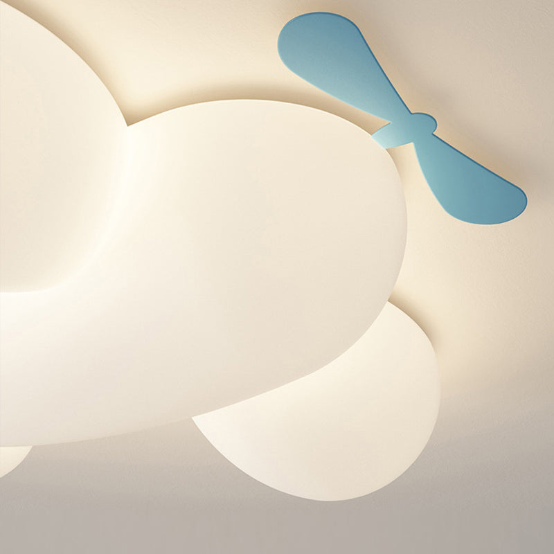 ضوء سقف مثبت بمصابيح LED من البلاستيك والحديد للأطفال المعاصرين بتصميم طائرة لغرفة النوم 