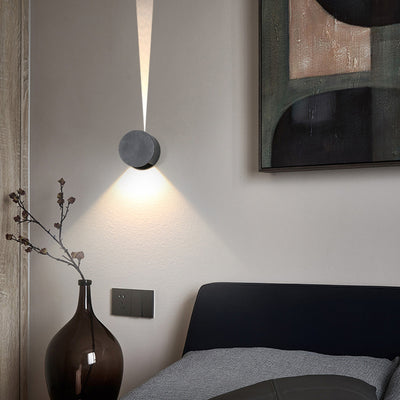 مصباح حائط LED زجاجي دائري من الألومنيوم بتصميم بسيط حديث للفناء الخارجي 