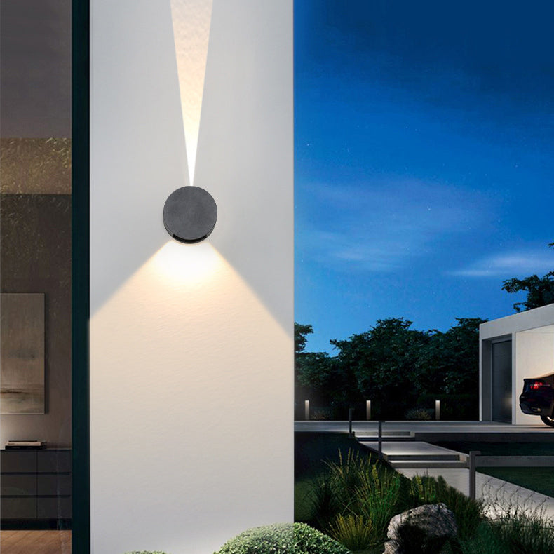 مصباح حائط LED زجاجي دائري من الألومنيوم بتصميم بسيط حديث للفناء الخارجي 