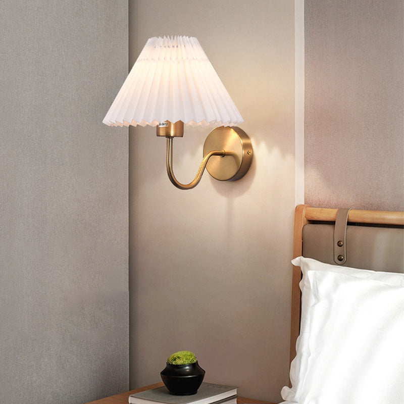 Lámpara Aplique de Pared de Tela Plegable de Hierro de 1 Luz de Cono Redondo Minimalista Moderna para Dormitorio 