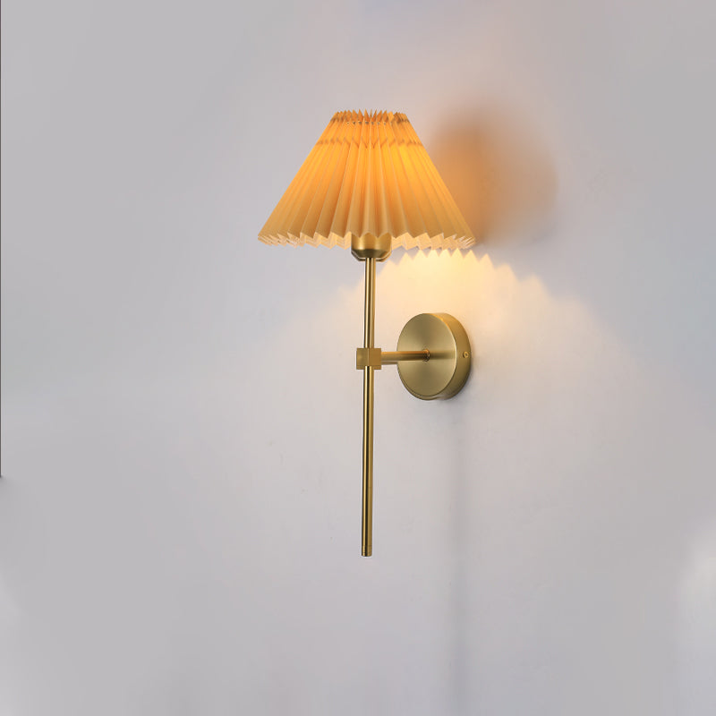Applique Murale Moderne Minimaliste Cône Trapèze Long Poteau Fer Tissu 1 Lumière Pour Chambre 