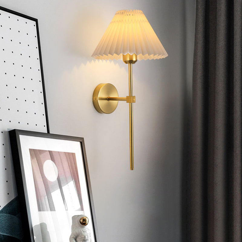 Applique Murale Moderne Minimaliste Cône Trapèze Long Poteau Fer Tissu 1 Lumière Pour Chambre 