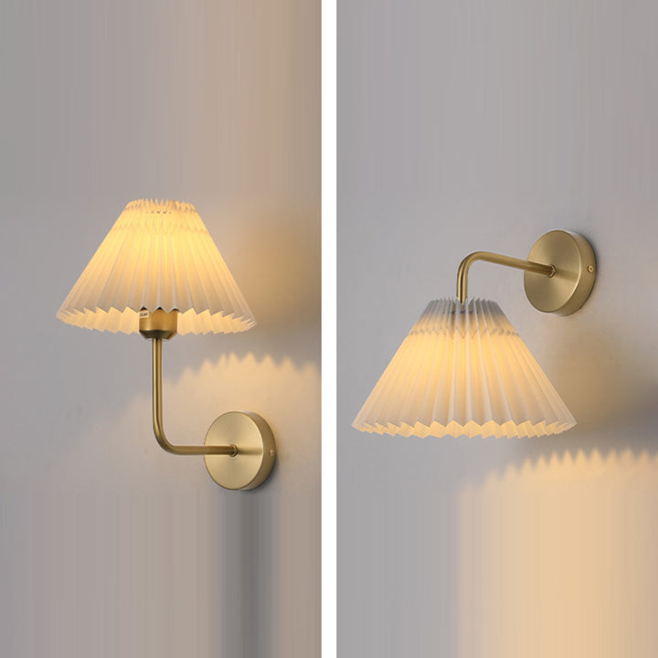 Applique murale moderne minimaliste ronde plissée en tissu de fer à 1 lumière pour chambre 