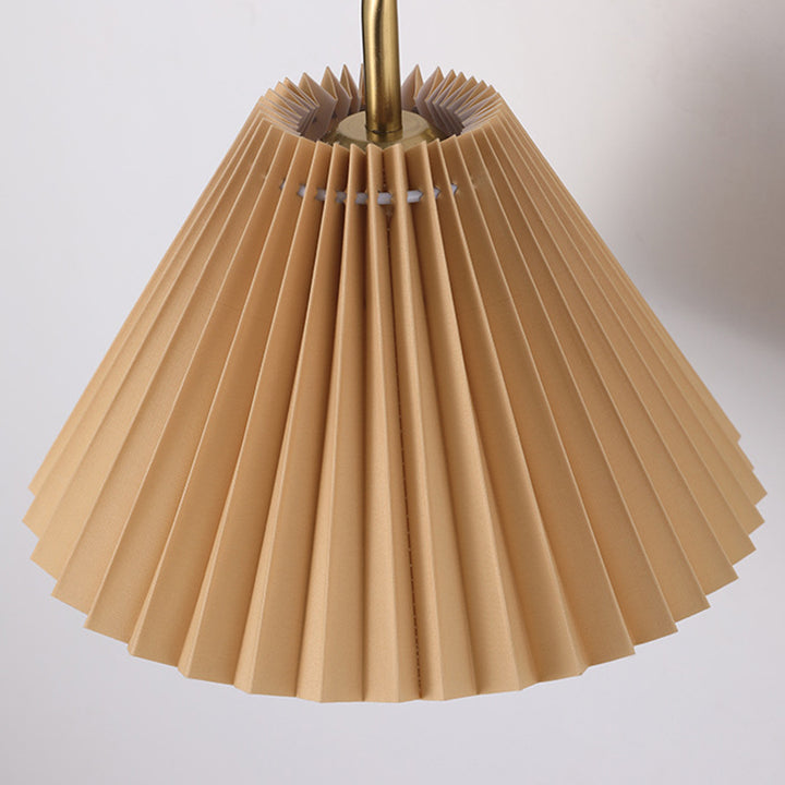 Applique murale moderne minimaliste ronde plissée en tissu de fer à 1 lumière pour chambre 