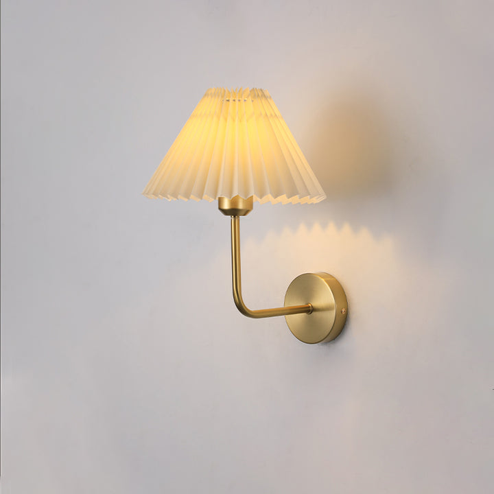Applique murale moderne minimaliste ronde plissée en tissu de fer à 1 lumière pour chambre 