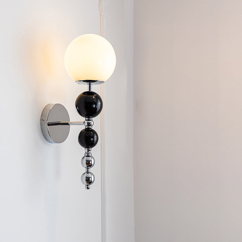 Zeitgenössische nordische runde Multi-Orb-Glas-Holz-Eisen-1-Licht-Wandleuchter-Lampe für Wohnzimmer 