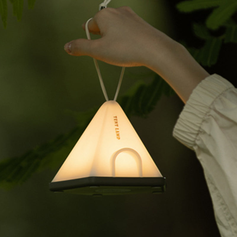 Luz LED para exteriores con forma de triángulo de tienda creativa contemporánea ABS PP para patio exterior 