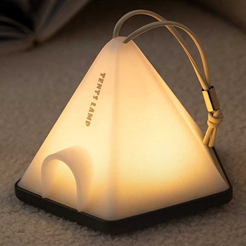 Luz LED para exteriores con forma de triángulo de tienda creativa contemporánea ABS PP para patio exterior 