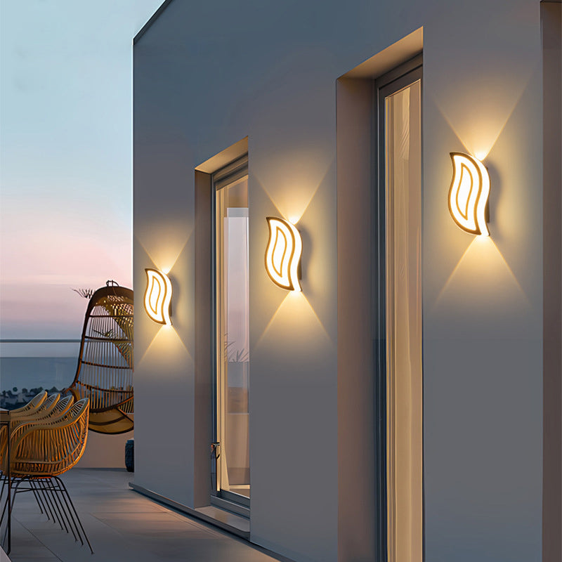 مصباح حائط خارجي LED من الألومنيوم على شكل ورقة بيضاوية مقاوم للماء للحديقة بتصميم بسيط وحديث 