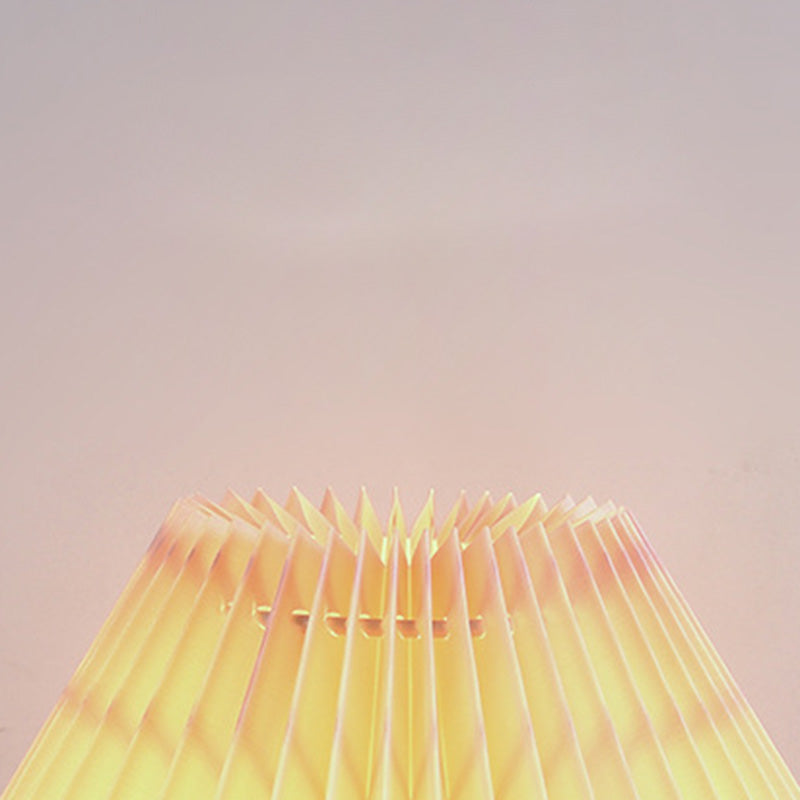 Lámpara de mesa de cerámica con base de orbe Art Deco moderno y pantalla plisada de tela de 1 luz para dormitorio 
