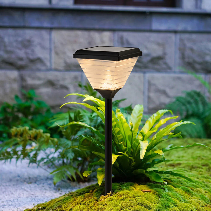 Luz exterior de enchufe de suelo cónica impermeable solar minimalista moderna de ABS PC para jardín 