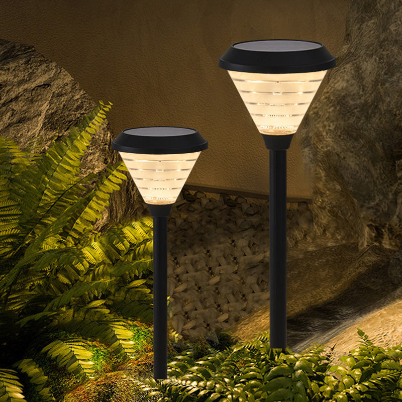 Luz exterior de enchufe de suelo cónica impermeable solar minimalista moderna de ABS PC para jardín 