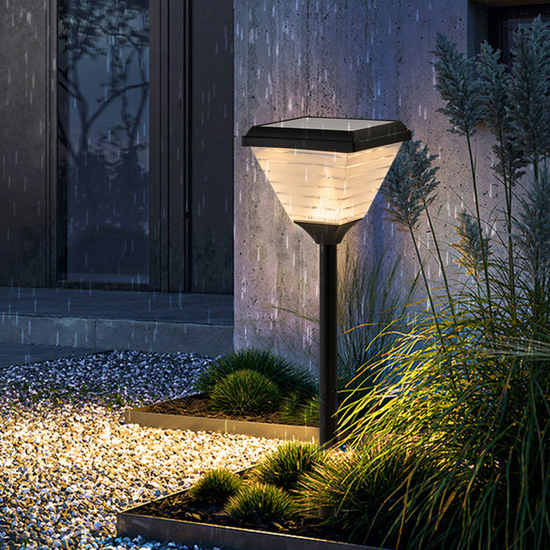Luz exterior de enchufe de suelo cónica impermeable solar minimalista moderna de ABS PC para jardín 