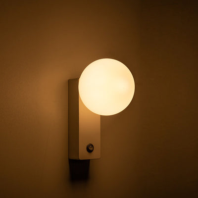 Moderne Einfachheit rechteckige Kugel Aluminium ABS 1-Licht Wandleuchte Lampe für Schlafzimmer 
