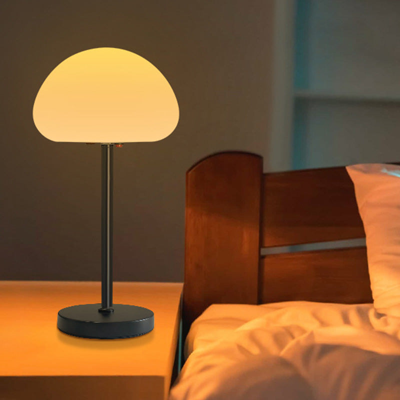 Lampe de table LED ovale créative contemporaine en fer et PE en forme de champignon pour chambre 