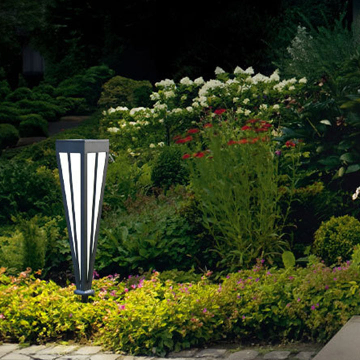 Modern Simplicité Solaire Quadrilatéral Cône Aluminium Fer Acrylique LED Fiche de Sol Lumière Extérieure Pour Jardin 