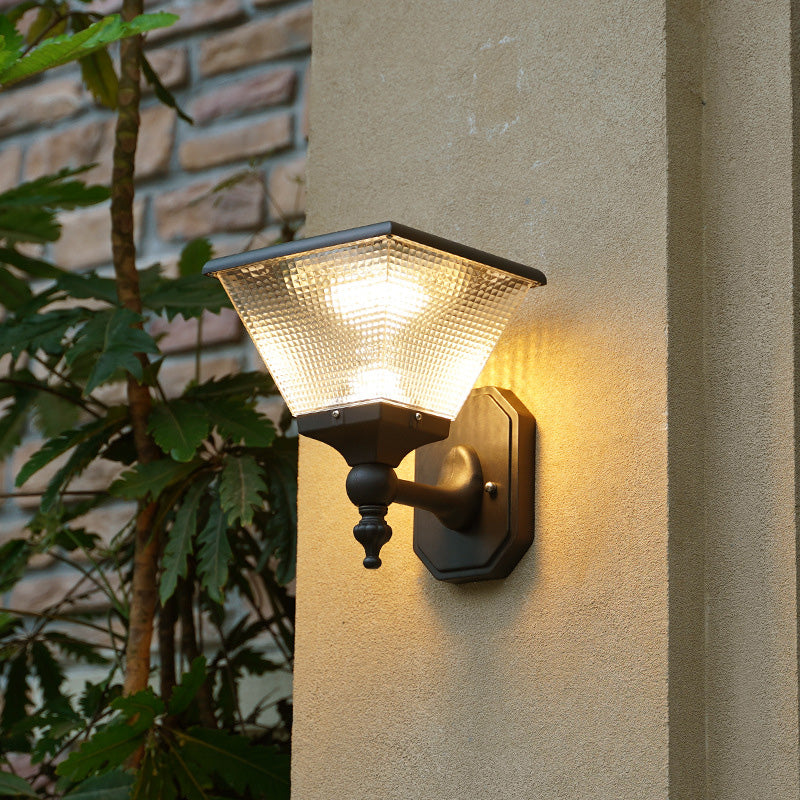 مصباح حائط LED من الألومنيوم بتصميم عصري بسيط مقاوم للماء بشكل مربع دائري للطاقة الشمسية للاستخدام في الفناء الخارجي 
