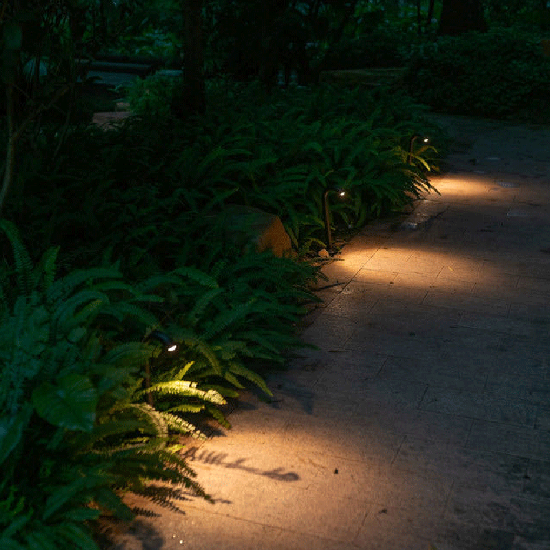 Lumière extérieure LED en aluminium pour jardin, poteau cylindrique incurvé étanche, simplicité moderne 