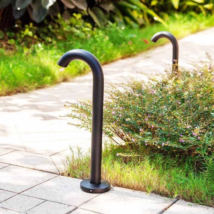 Lumière extérieure LED en aluminium pour jardin, poteau cylindrique incurvé étanche, simplicité moderne 