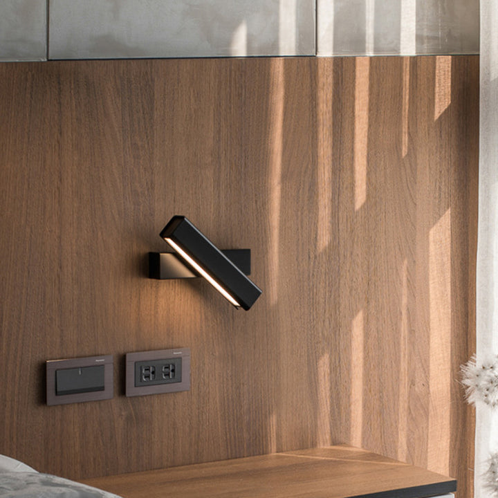 Applique murale LED rectangulaire rotative minimaliste moderne en fer et bois de caoutchouc pour chambre à coucher 