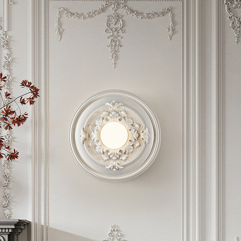 Traditionelle französische runde geschnitzte Harz 1-Licht Wandleuchte Lampe für Wohnzimmer 