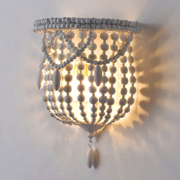 Applique murale 1 lumière en bois massif et fer avec perles demi-rondes traditionnelles françaises pour salon 