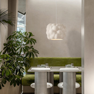 Lustre suspendu moderne minimaliste cylindrique irrégulier concave en polystyrène à haute densité à 1 lumière pour salon 