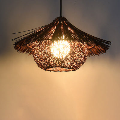 Traditionelle japanische runde kegelförmige Strohhut-Form aus Rattan mit 1 Licht für Wohnzimmer 